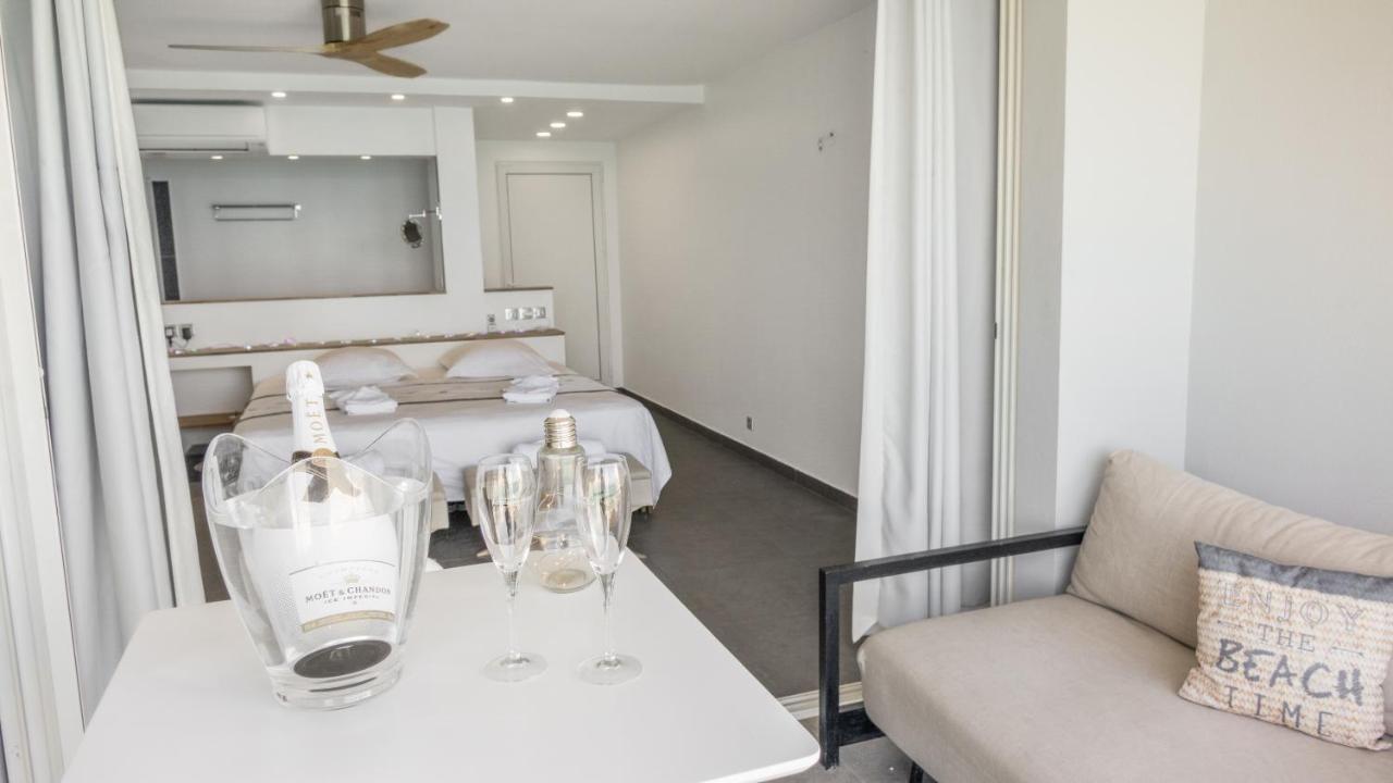 Official Page "Residence Bleu Marine" - Sea View Apartments & Studios - Saint-Martin French Side Grand Case Exteriör bild